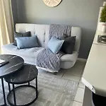 Cosy 1-Bedroom Near The Beach