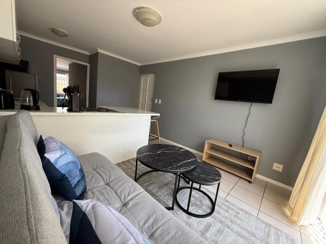 Cosy 1-bedroom Near The Apartment