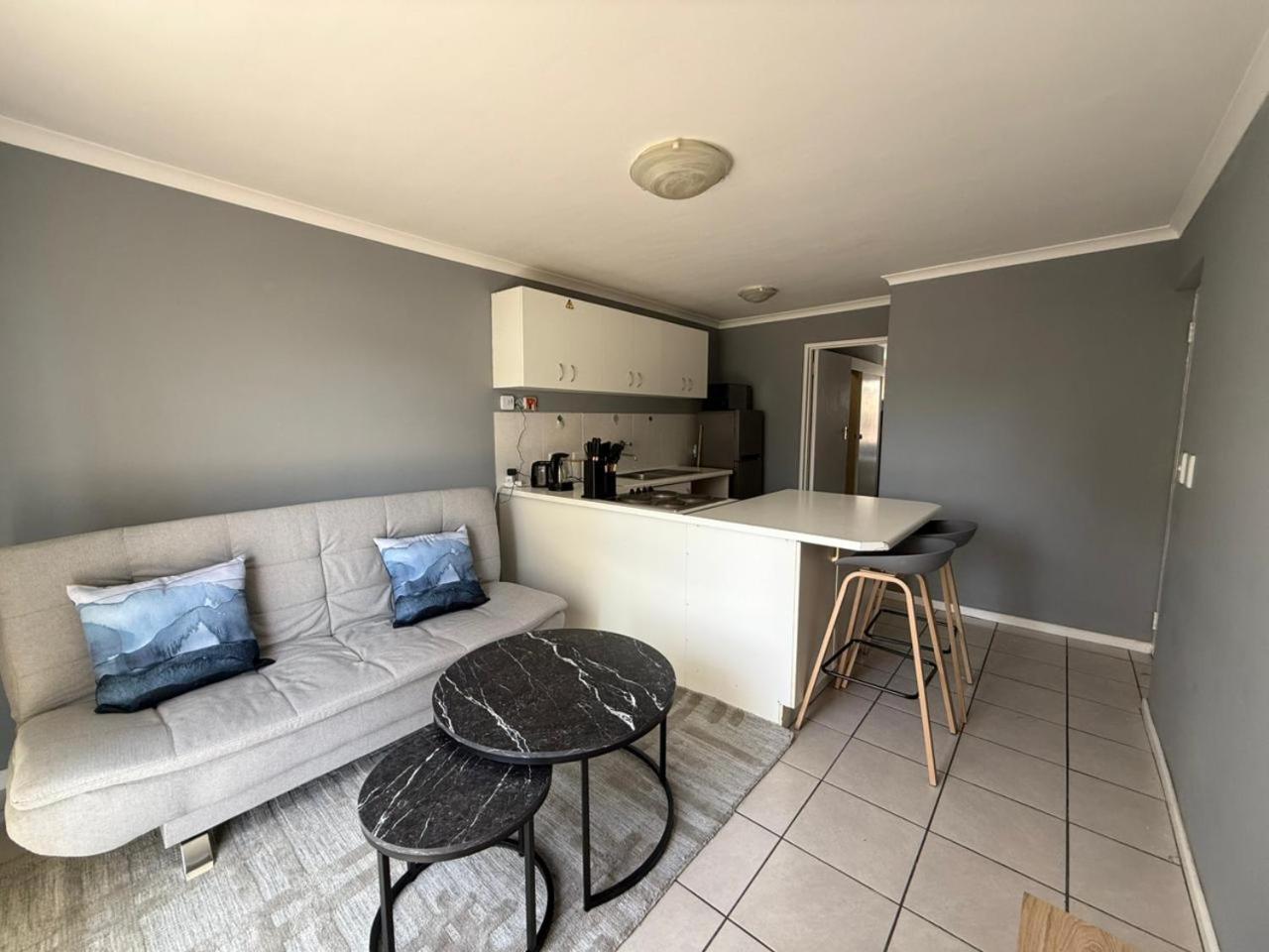 Apartment Cosy 1-bedroom Near The *